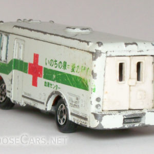 Tomica Isuzu Bus: 1979 No. 8 Isuzu Blood Bank Car Rear Left