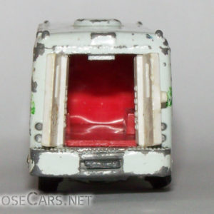 Tomica Isuzu Bus: 1979 No. 8 Isuzu Blood Bank Car Rear Open
