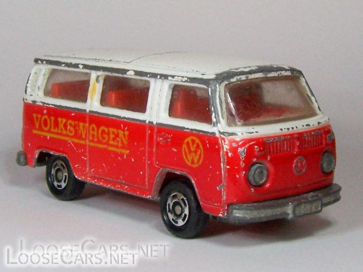 Tomica Volkswagen Microbus: 1977 F29 (Red and White)