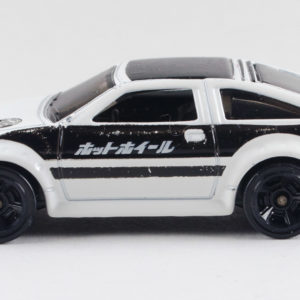Hot Wheels Toyota AE-86 Corolla 2013 Night Burnerz WBMC5 Left