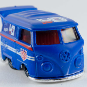 Hot Wheels Kool Kombi: 2019 #136 (Blue) Front Right