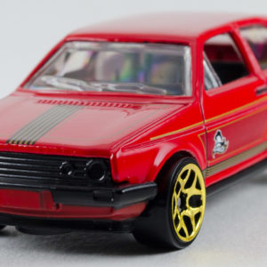 Hot Wheels VW Golf: 2015 Holiday Front Left