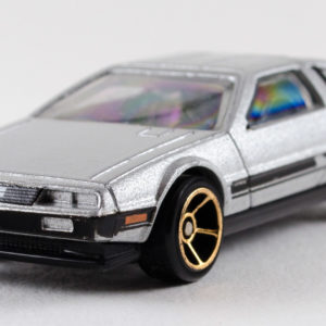 Hot Wheels '81 DeLorean DMC-12Hot Wheels '81 DeLorean DMC-12: 2011 #141 Left 2011 #141 Front Left