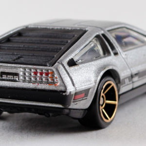 Hot Wheels '81 DeLorean DMC-12: 2011 #141 Rear Right