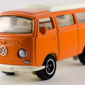 Matchbox Volkswagen T2 Bus: 2008 #79 Front Left