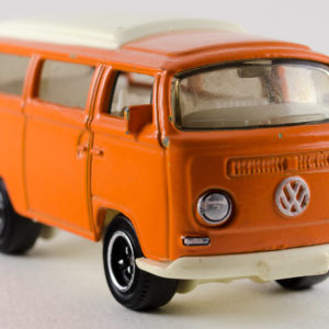 Matchbox Volkswagen T2 Bus: 2008 #79 Front Right