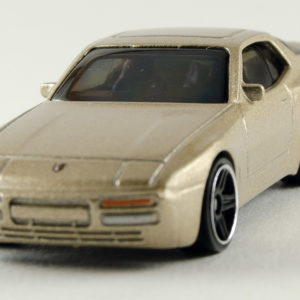 Hot Wheels '89 Porsche 944 Turbo 2020 47 Gold - Front Left