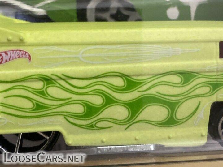 [HUNT] Hot Wheels 2021 Color Shifters Volkswagen Drag Bus