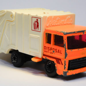 Matchbox Refuse Truck (1979) 1993 36 deco - Front Right