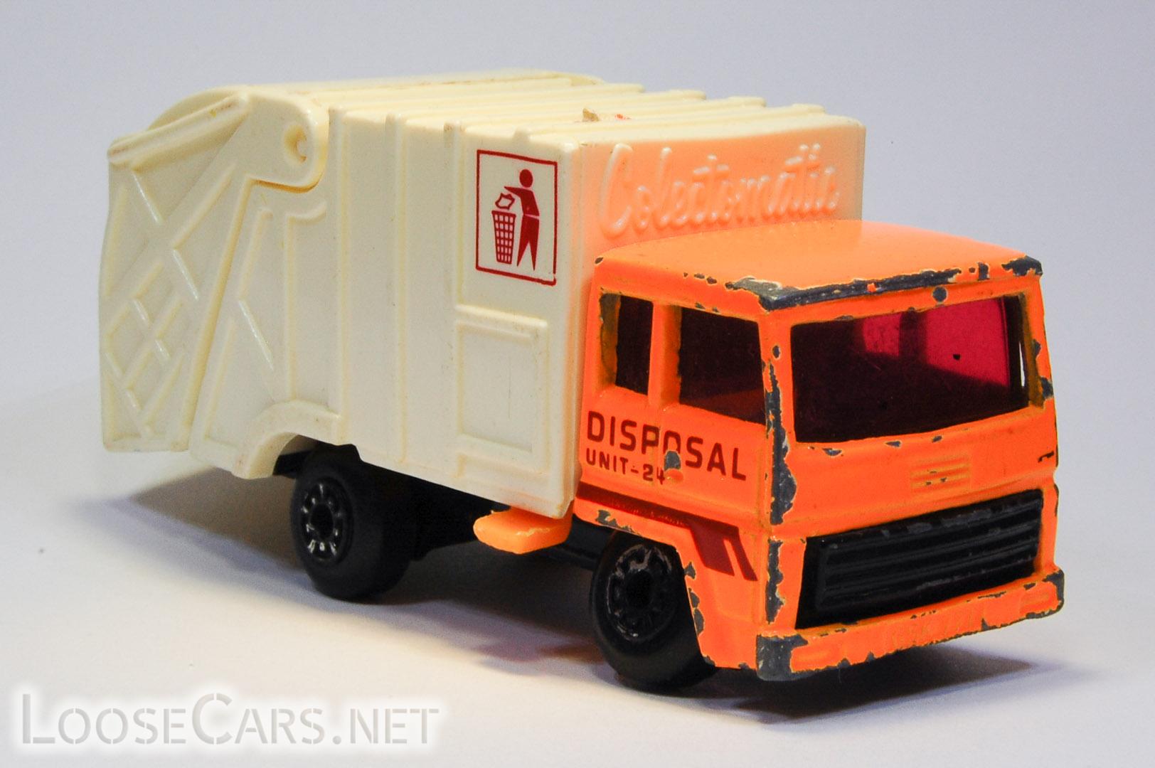 Matchbox Refuse Truck (1979) 1993 36 deco - Front Right
