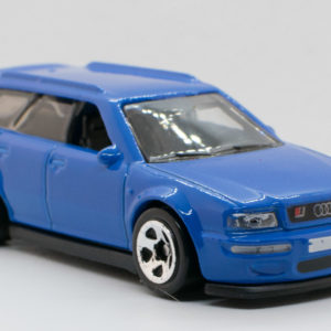 Hot Wheels '94 Audi Avant RS2 2021 157 Factory Fresh Blue - Front Right