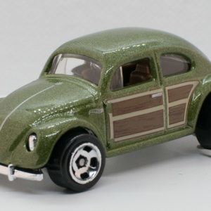 Hot Wheels VW Bug 2022 42 Compact Kings Green - Front Left