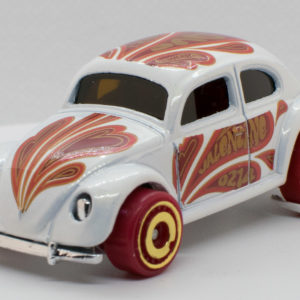 Hot Wheels VW Bug 2021 96 Holiday Racers White - Front Left