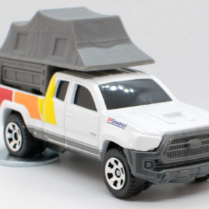 Matchbox '16 Toyota Tacoma 2022 MBX Off-Road - Front Right