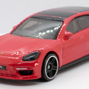 Hot Wheels Porsche Panamera Turbo S E-Hybrid Sport Turismo 2023 38 HW Green Speed Red - Front Left