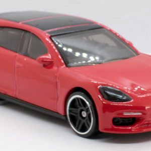 Hot Wheels Porsche Panamera Turbo S E-Hybrid Sport Turismo 2023 38 HW Green Speed Red - Front Right